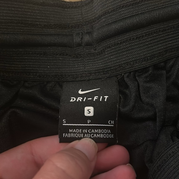 Nike Men’s Adult Small Black shorts- like new - Picture 2 of 4